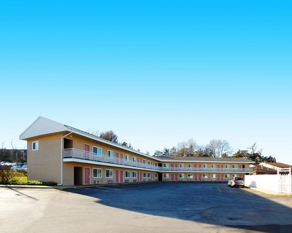 Rodeway Inn West Dodge 奥马哈 外观 照片